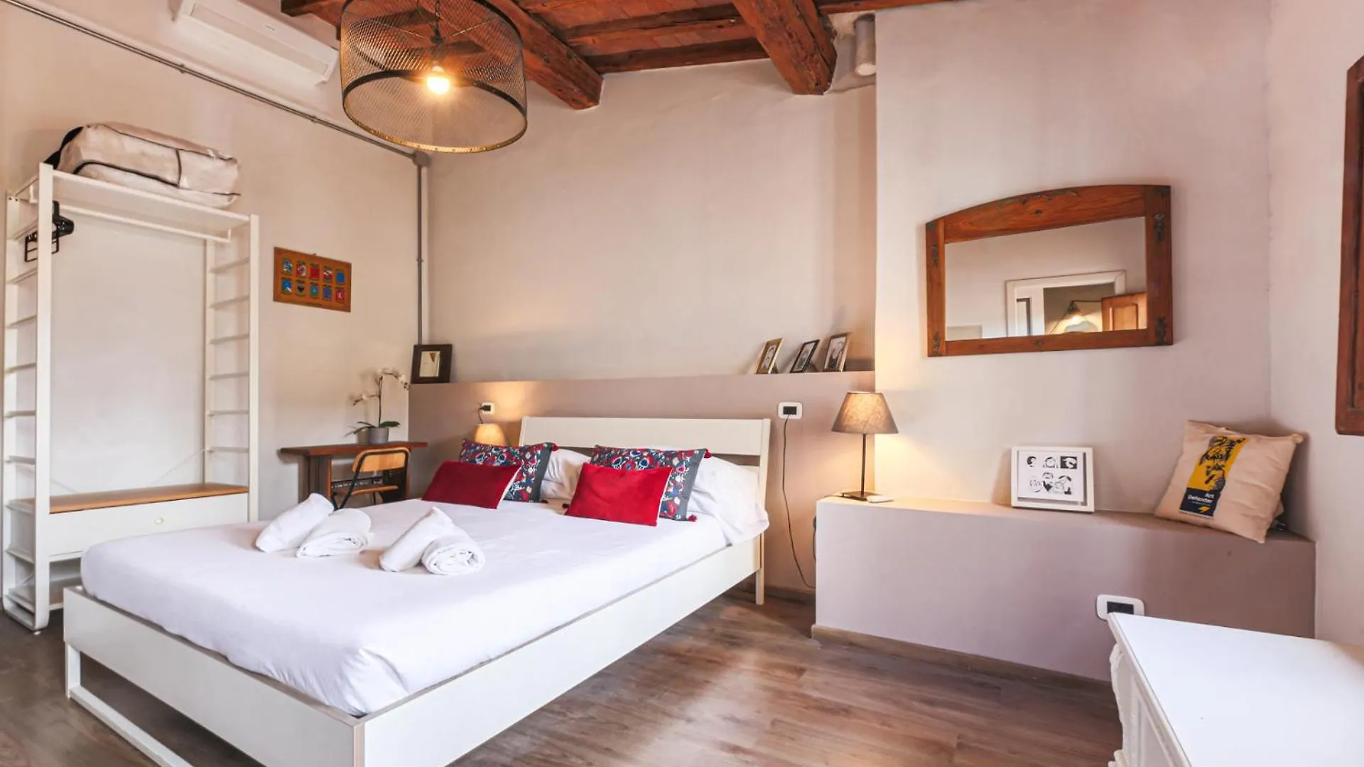 Apartments Florence - Urban Spirit Cozy And Modern Italy